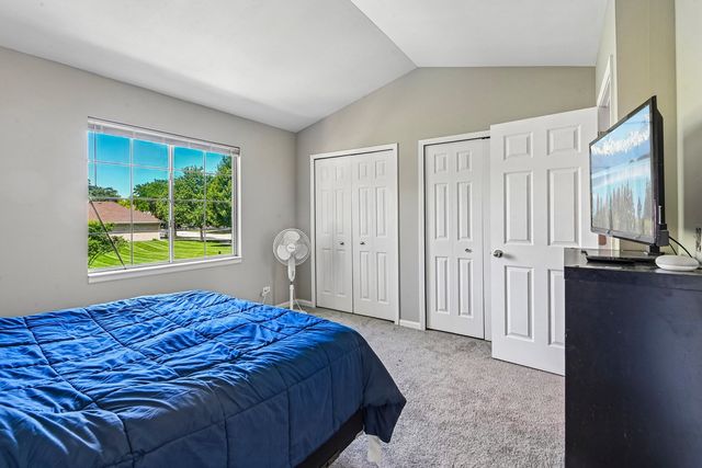 421 Lakeview Circle, Bolingbrook, IL 60440
