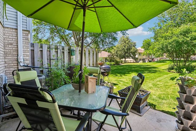 421 Lakeview Circle, Bolingbrook, IL 60440