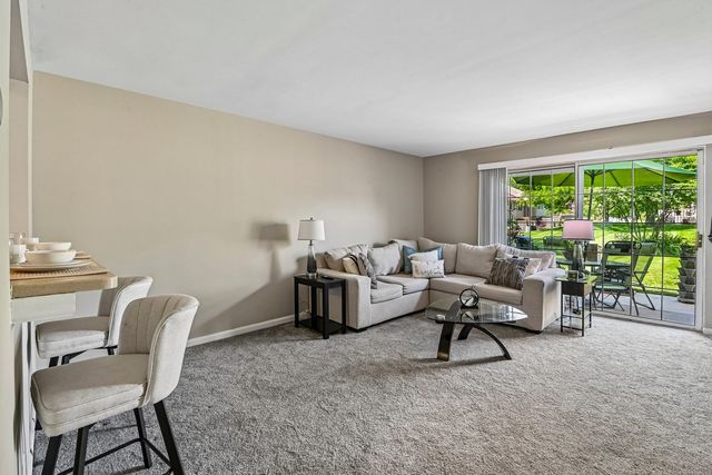 421 Lakeview Circle, Bolingbrook, IL 60440