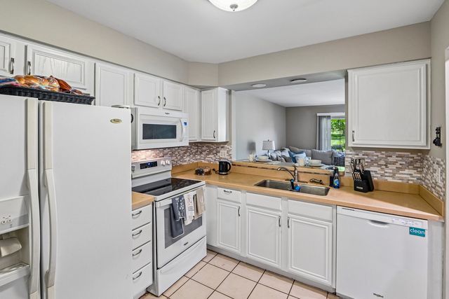 421 Lakeview Circle, Bolingbrook, IL 60440
