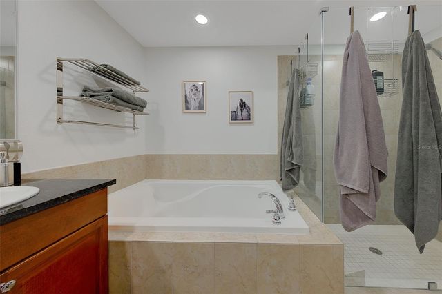 642 WELLS COURT 302, Clearwater, FL 33756