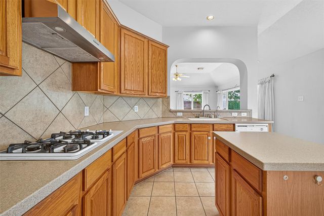 7902 Fall Hollow Drive, Houston, TX 77041