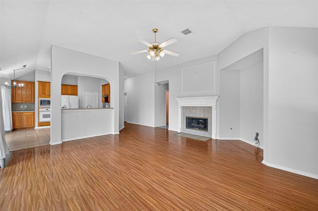 7902 Fall Hollow Drive, Houston, TX 77041