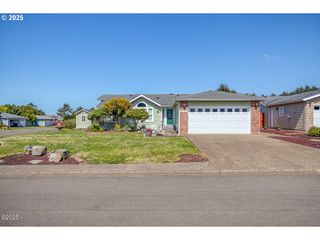 1170 Sw OCEAN HILLS Dr, Waldport, OR 97394