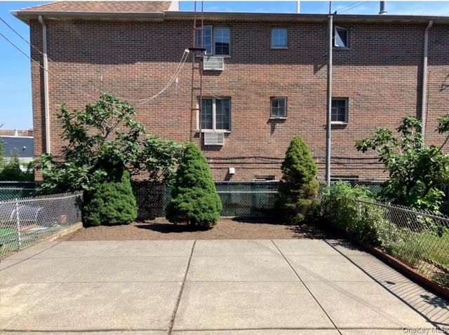 83-32 60th Avenue, Middle Village, NY 11379