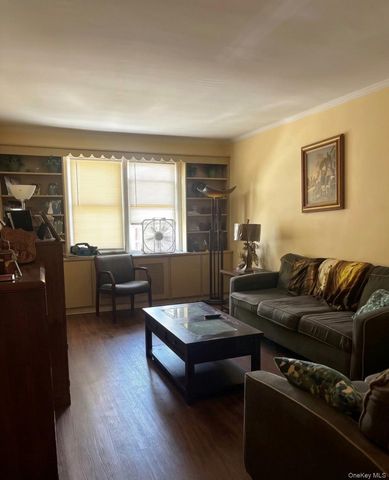 83-32 60th Avenue, Middle Village, NY 11379