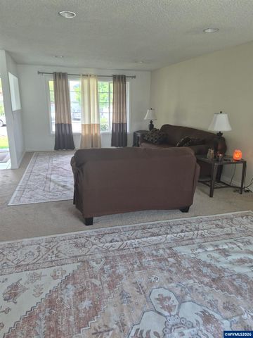 1996 Summercrest Dr S, Salem, OR 97306
