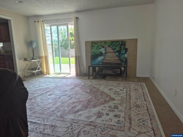 1996 Summercrest Dr S, Salem, OR 97306