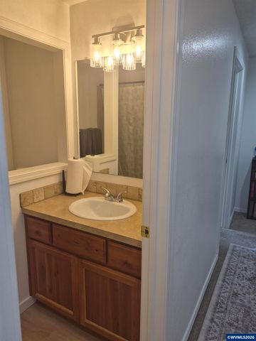 1996 Summercrest Dr S, Salem, OR 97306