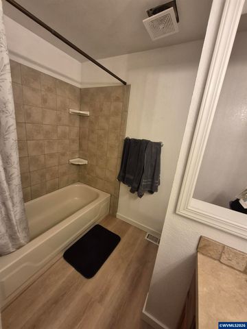 1996 Summercrest Dr S, Salem, OR 97306