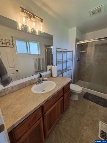 1996 Summercrest Dr S, Salem, OR 97306