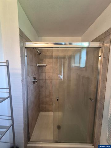 1996 Summercrest Dr S, Salem, OR 97306