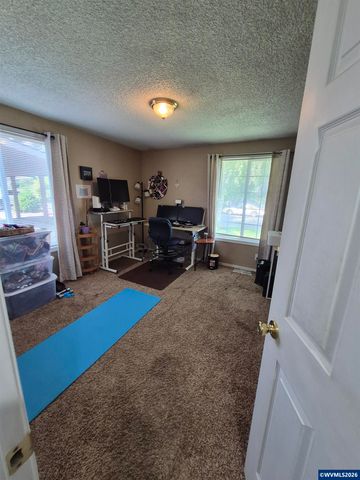 1996 Summercrest Dr S, Salem, OR 97306