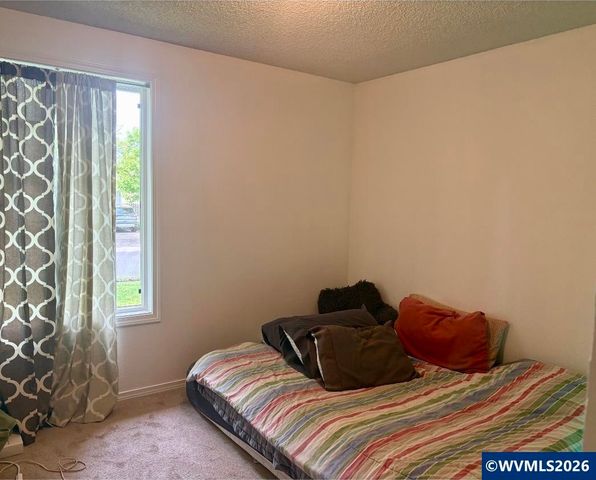 1996 Summercrest Dr S, Salem, OR 97306