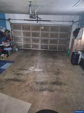 1996 Summercrest Dr S, Salem, OR 97306