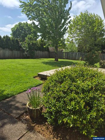 1996 Summercrest Dr S, Salem, OR 97306