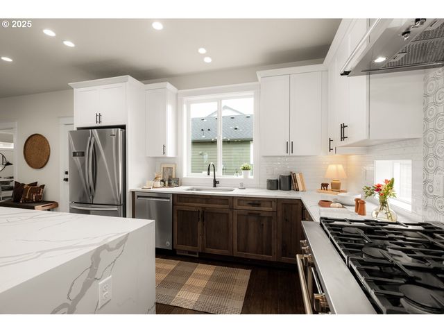 4575 Ne 14TH Pl, Portland, OR 97211