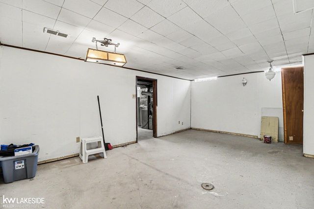 33128 Richard O Drive, Sterling Heights, MI 48310