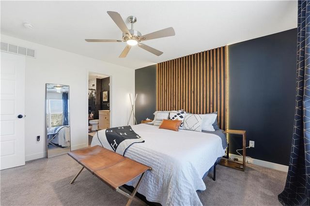 8809 SW 9th Terrace, Blue Springs, MO 64064