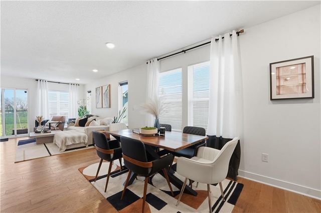 8809 SW 9th Terrace, Blue Springs, MO 64064