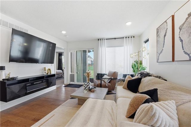 8809 SW 9th Terrace, Blue Springs, MO 64064