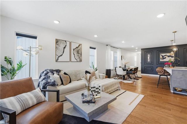 8809 SW 9th Terrace, Blue Springs, MO 64064