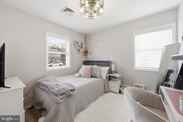 210 RIDGEWOOD DR, Northfield, NJ 08225