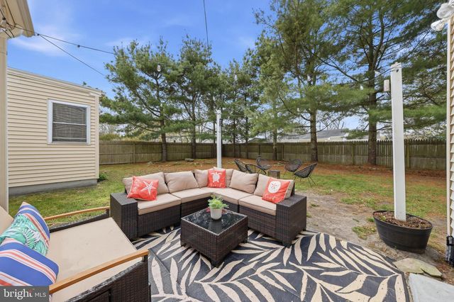 210 RIDGEWOOD DR, Northfield, NJ 08225