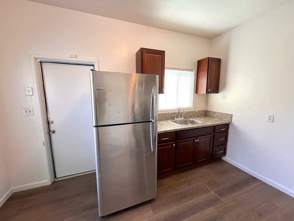 Image 10 of property listing at 616 N Echo Avenue, Fresno, CA 93728