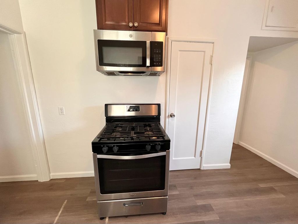 Image 11 of property listing at 616 N Echo Avenue, Fresno, CA 93728