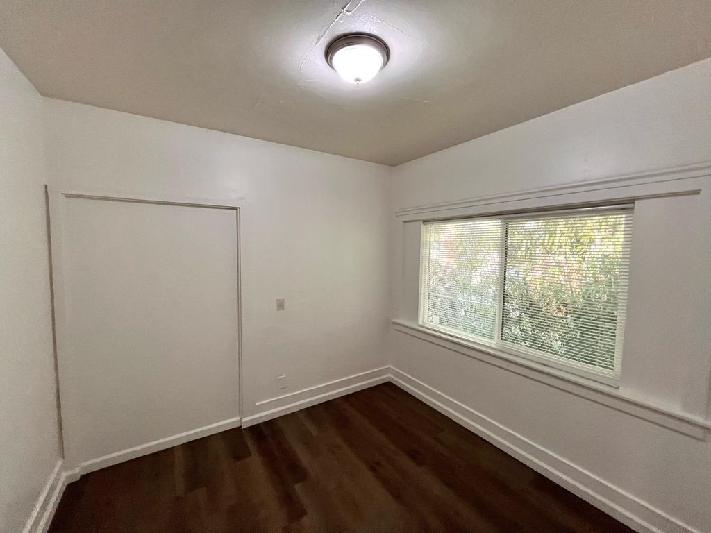 Image 7 of property listing at 616 N Echo Avenue, Fresno, CA 93728