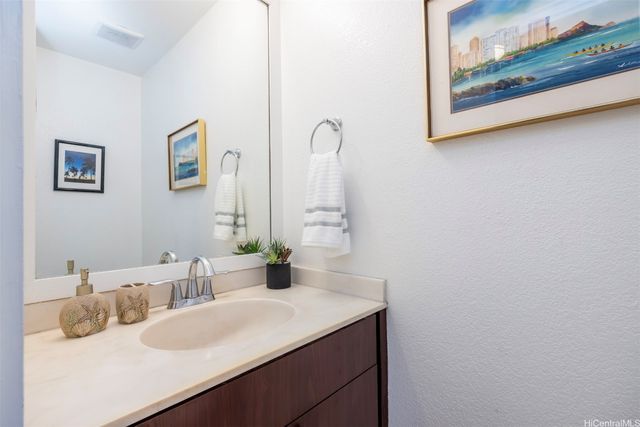 123C Maunalua Avenue 17, Honolulu, HI 96821