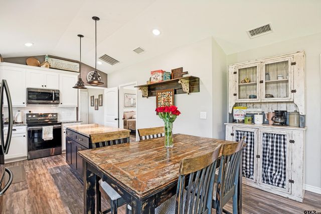 134 County Road 2749, Mineola, TX 75773