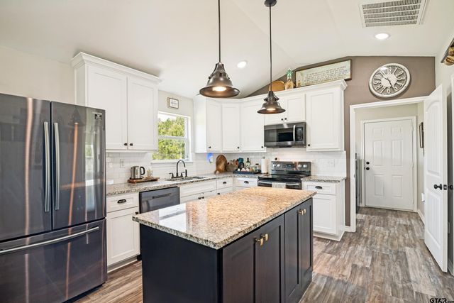 134 County Road 2749, Mineola, TX 75773