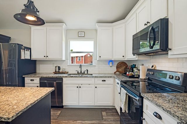 134 County Road 2749, Mineola, TX 75773