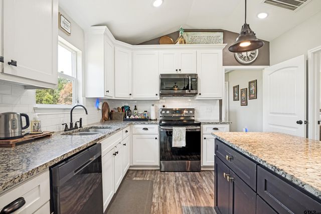 134 County Road 2749, Mineola, TX 75773