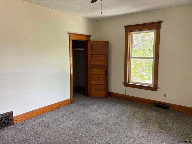 725 E Military Avenue, Fremont, NE 68025