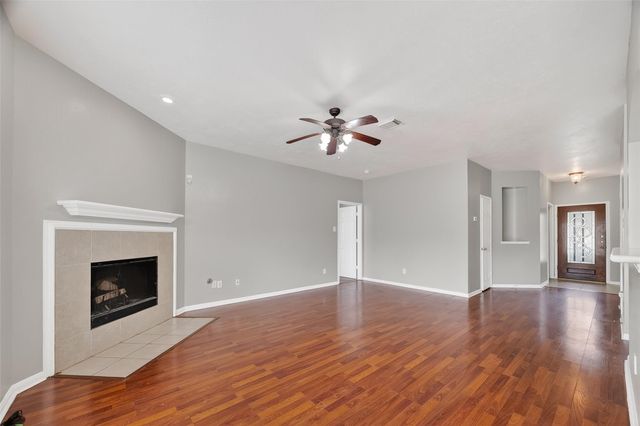 2914 Laurel Brook Lane, Pearland, TX 77584