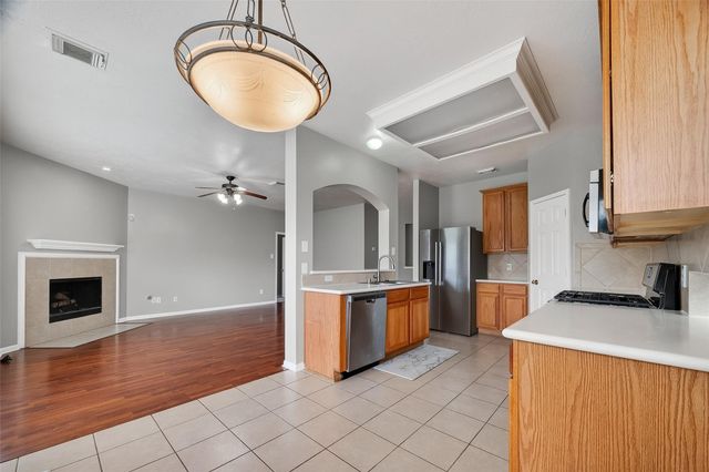 2914 Laurel Brook Lane, Pearland, TX 77584