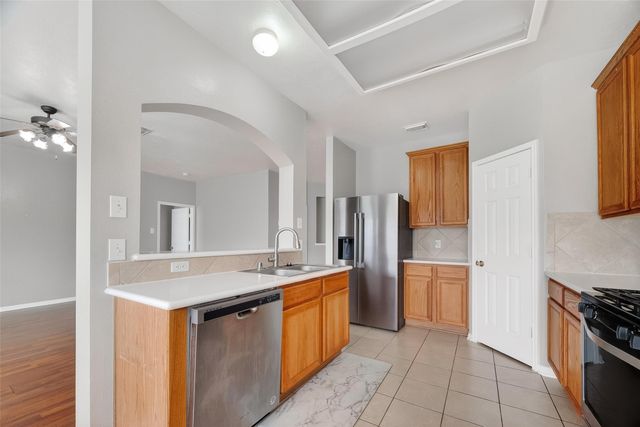 2914 Laurel Brook Lane, Pearland, TX 77584