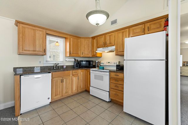 228 E 15th Street, Long Beach Twp, NJ 08008