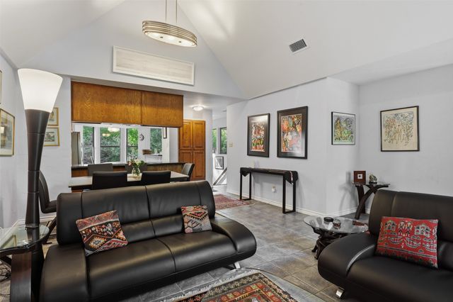 1945 Bluebird Avenue, Fort Worth, TX 76111