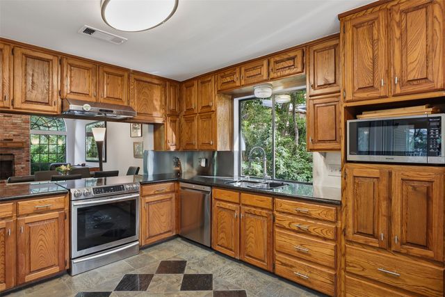 1945 Bluebird Avenue, Fort Worth, TX 76111