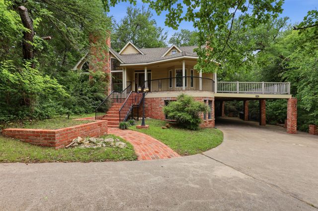 1945 Bluebird Avenue, Fort Worth, TX 76111