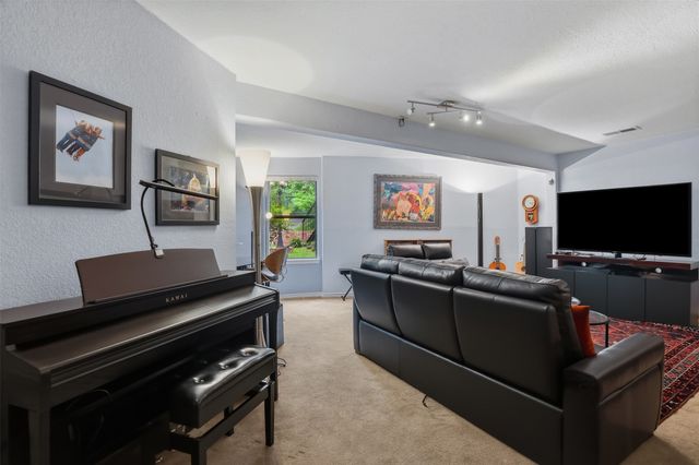 1945 Bluebird Avenue, Fort Worth, TX 76111