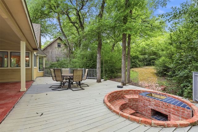 1945 Bluebird Avenue, Fort Worth, TX 76111