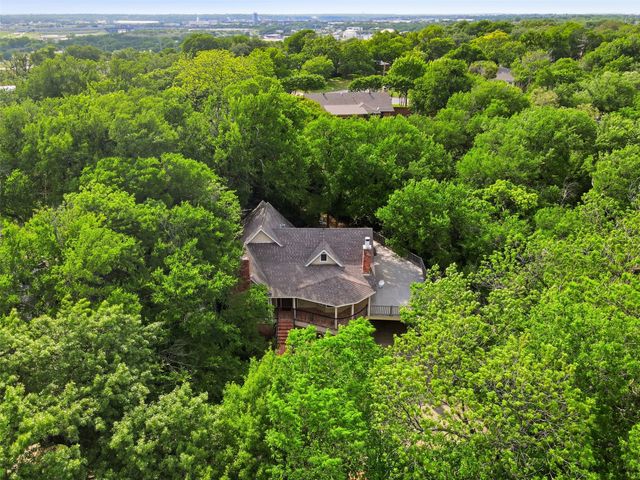 1945 Bluebird Avenue, Fort Worth, TX 76111