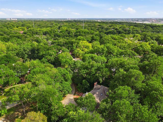 1945 Bluebird Avenue, Fort Worth, TX 76111