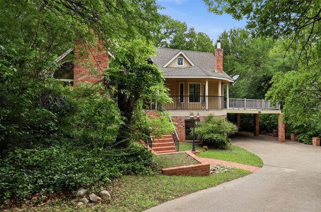 1945 Bluebird Avenue, Fort Worth, TX 76111