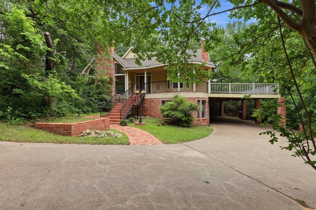 1945 Bluebird Avenue, Fort Worth, TX 76111